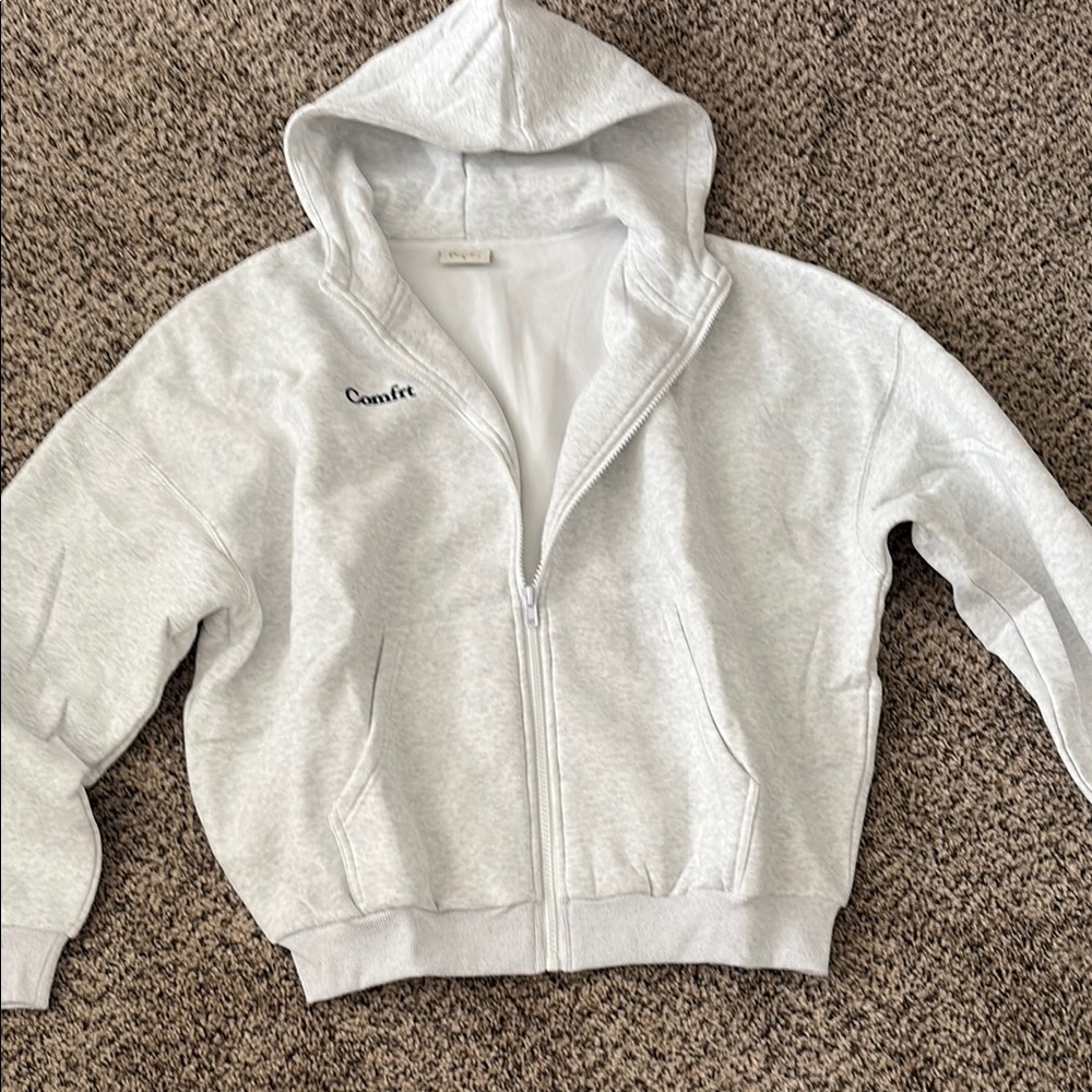 Gray Comfrt Zip Up hoodie